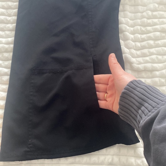 Black Med Couture size Large V- neck scrub top - Picture 3 of 4